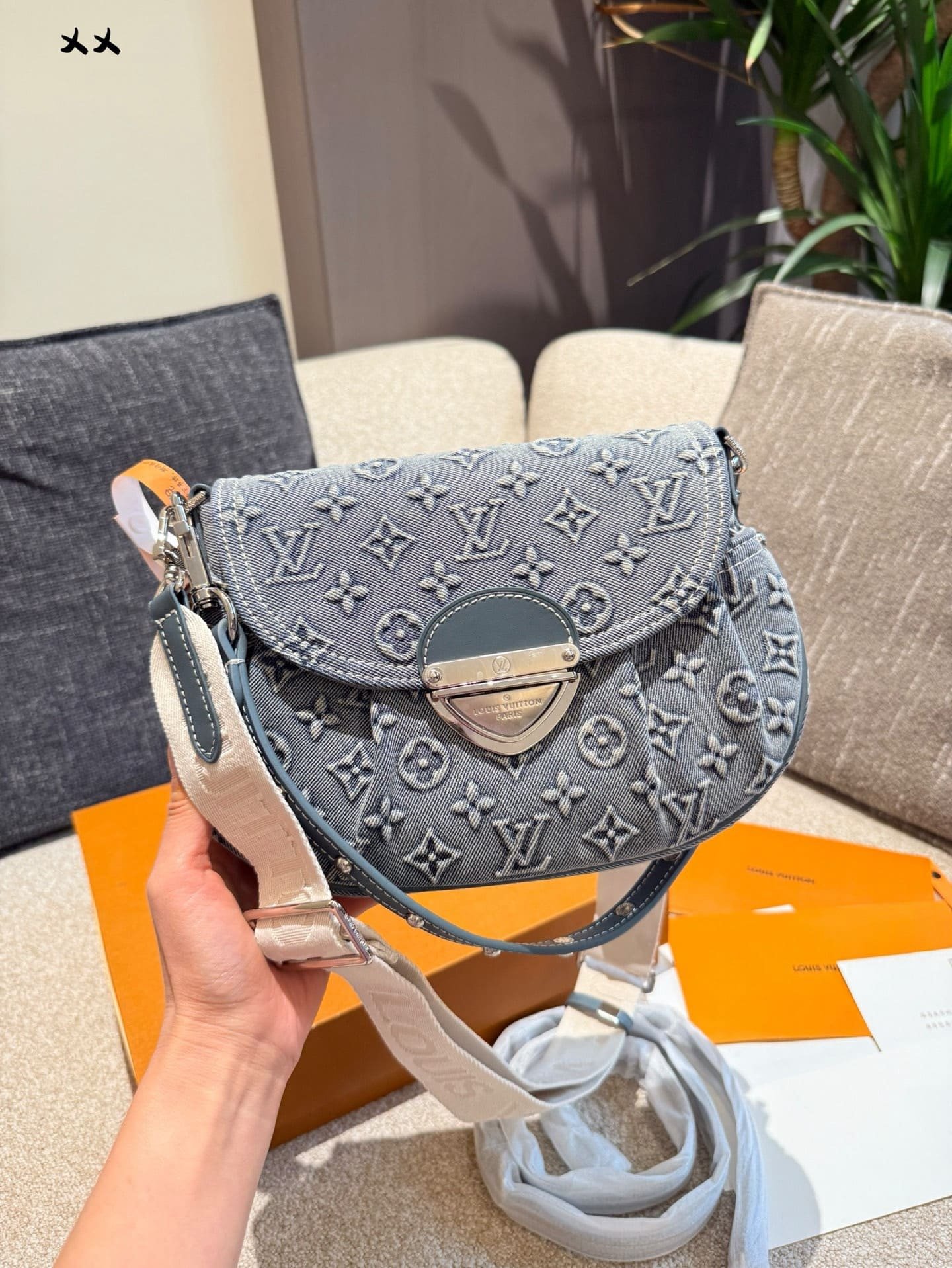 L0vis Vvtt0n denim bag