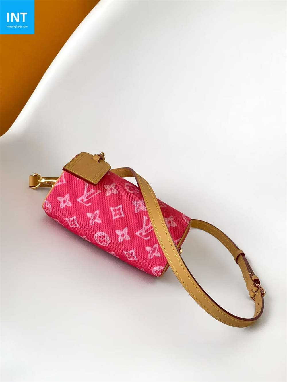 L0vis Vvtt0n M28322 Nano Speedy