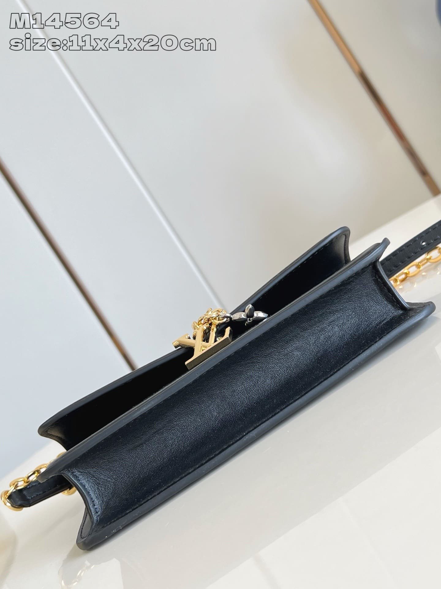 L0vis Vvtt0n M14564 Wallet On Chain LV Bloom