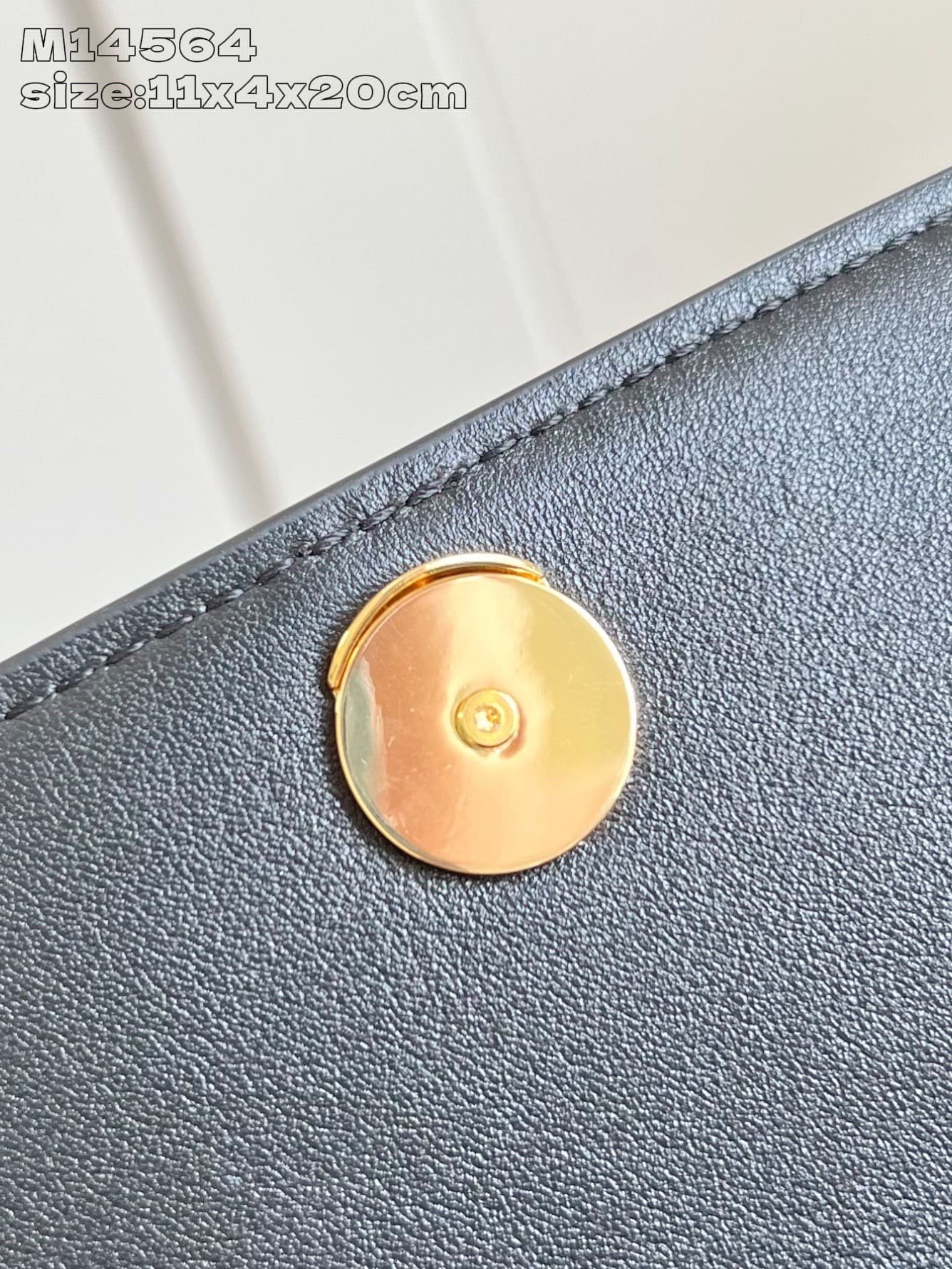 L0vis Vvtt0n M14564 Wallet On Chain LV Bloom
