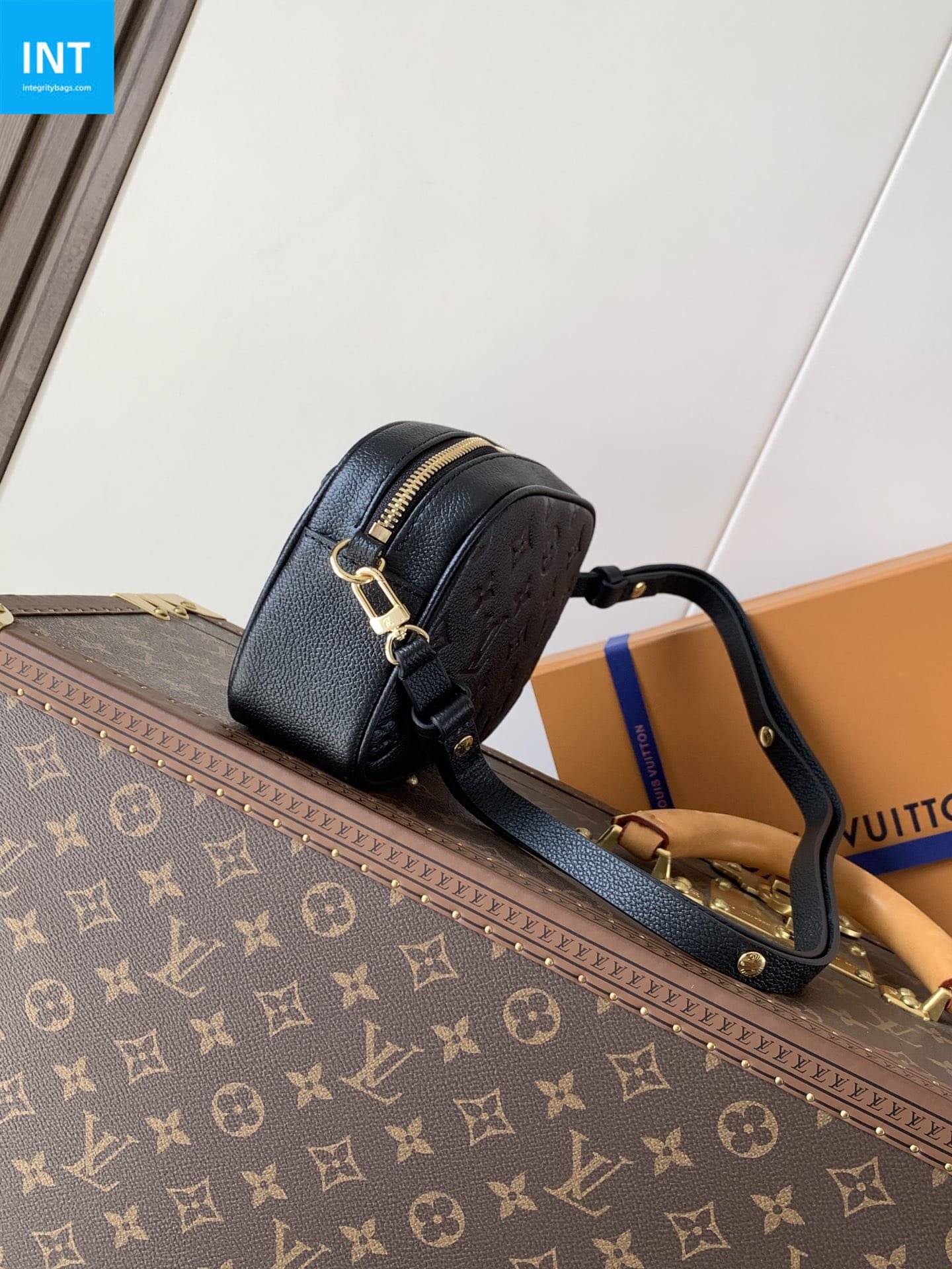 L0vis Vvtt0n M25518 Tiny Camera Bag