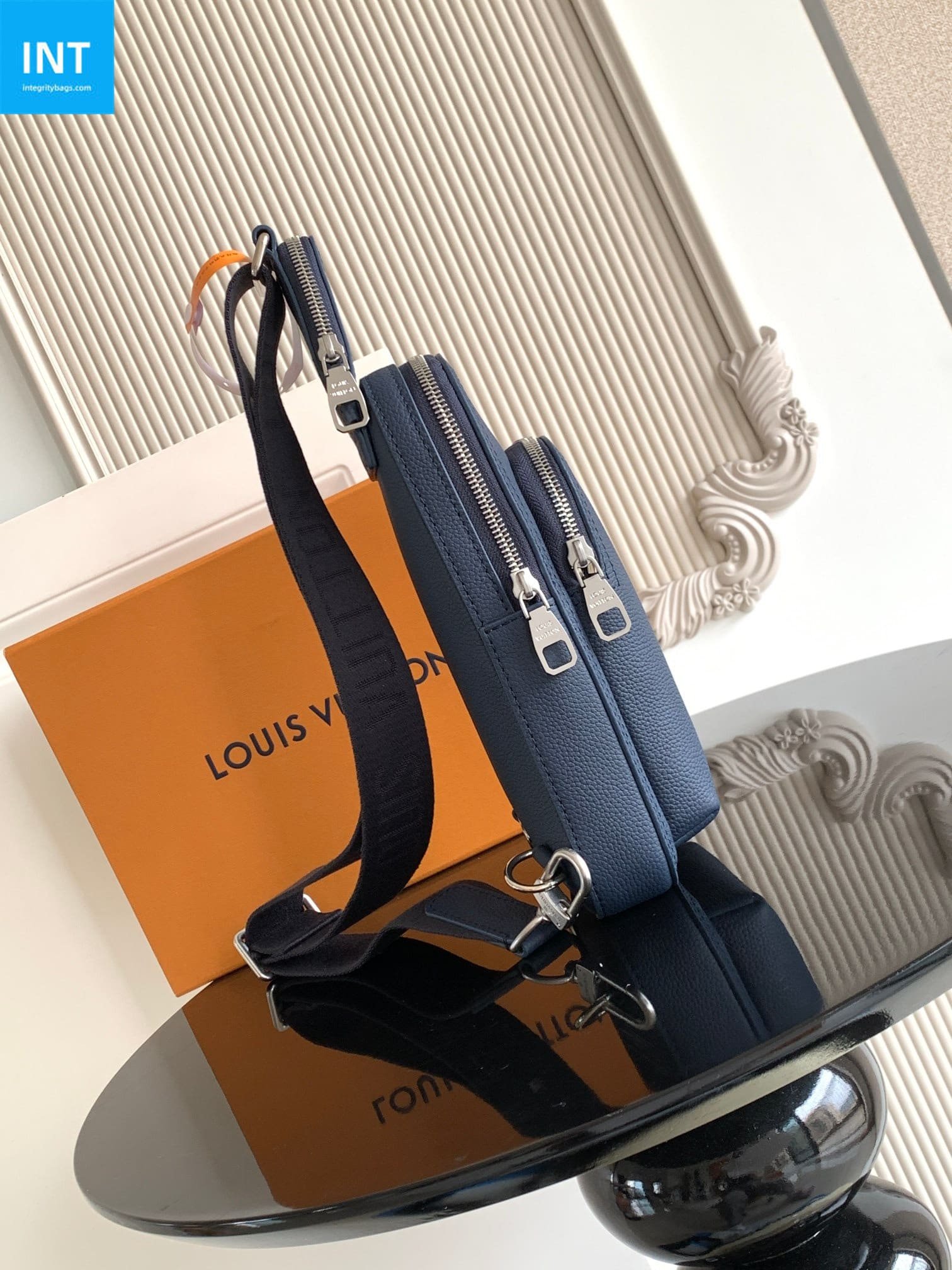 L0vis Vvtt0n M15269 Avenue Slingbag PM