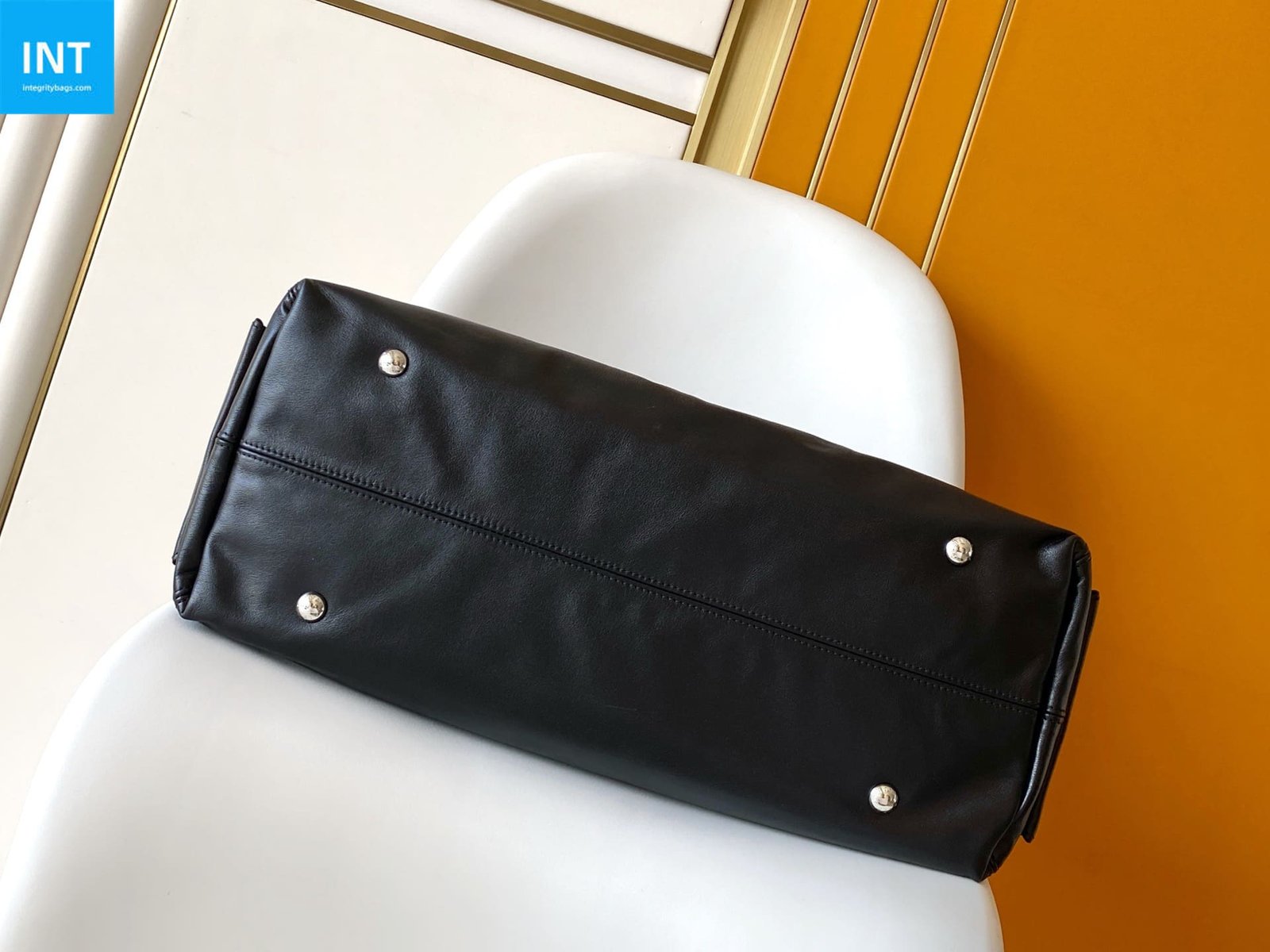 L0vis Vvtt0n M15175 CarryAll Travel Bag