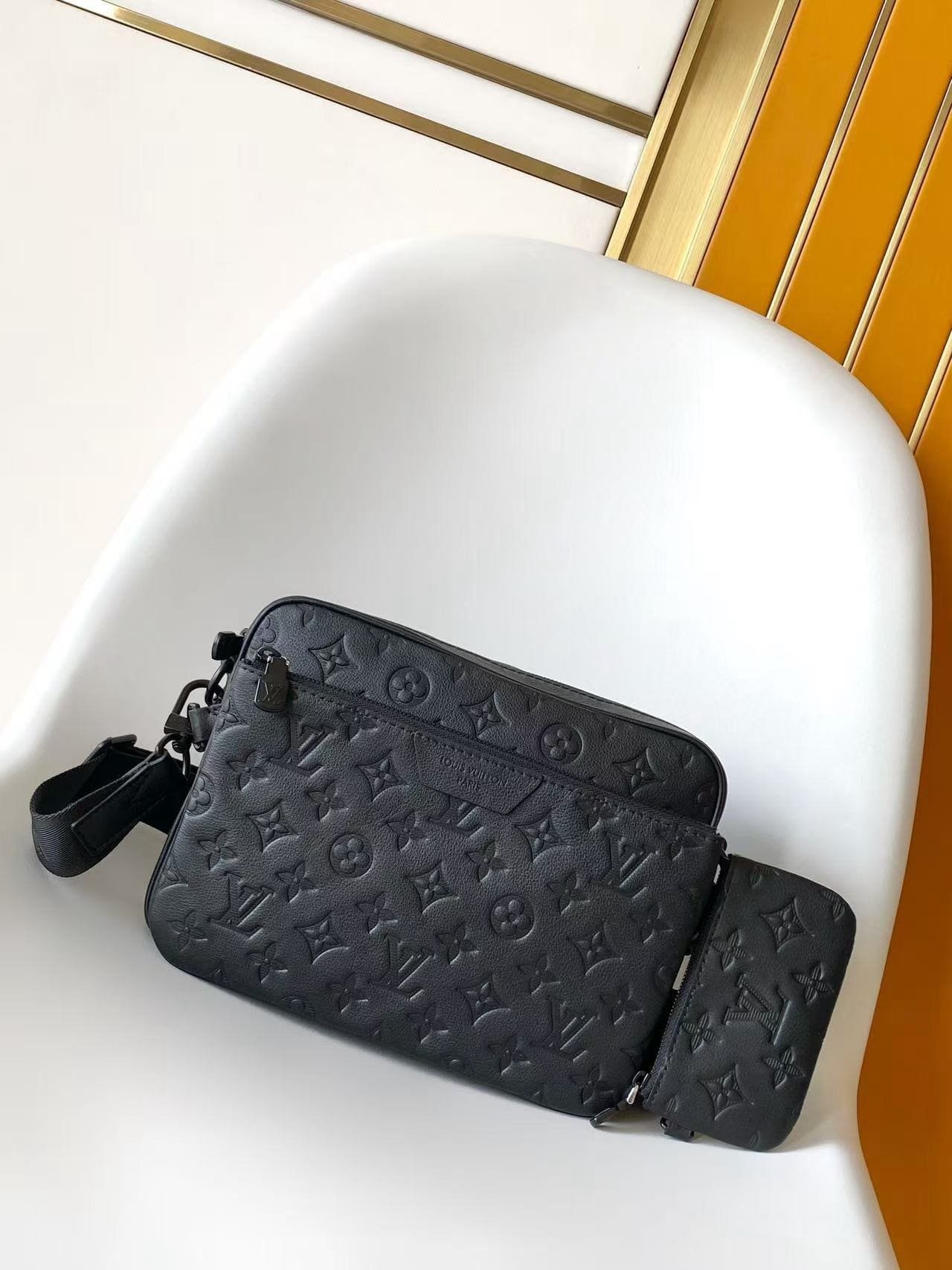 L0vis Vvtt0n M26713 Trio Messenger