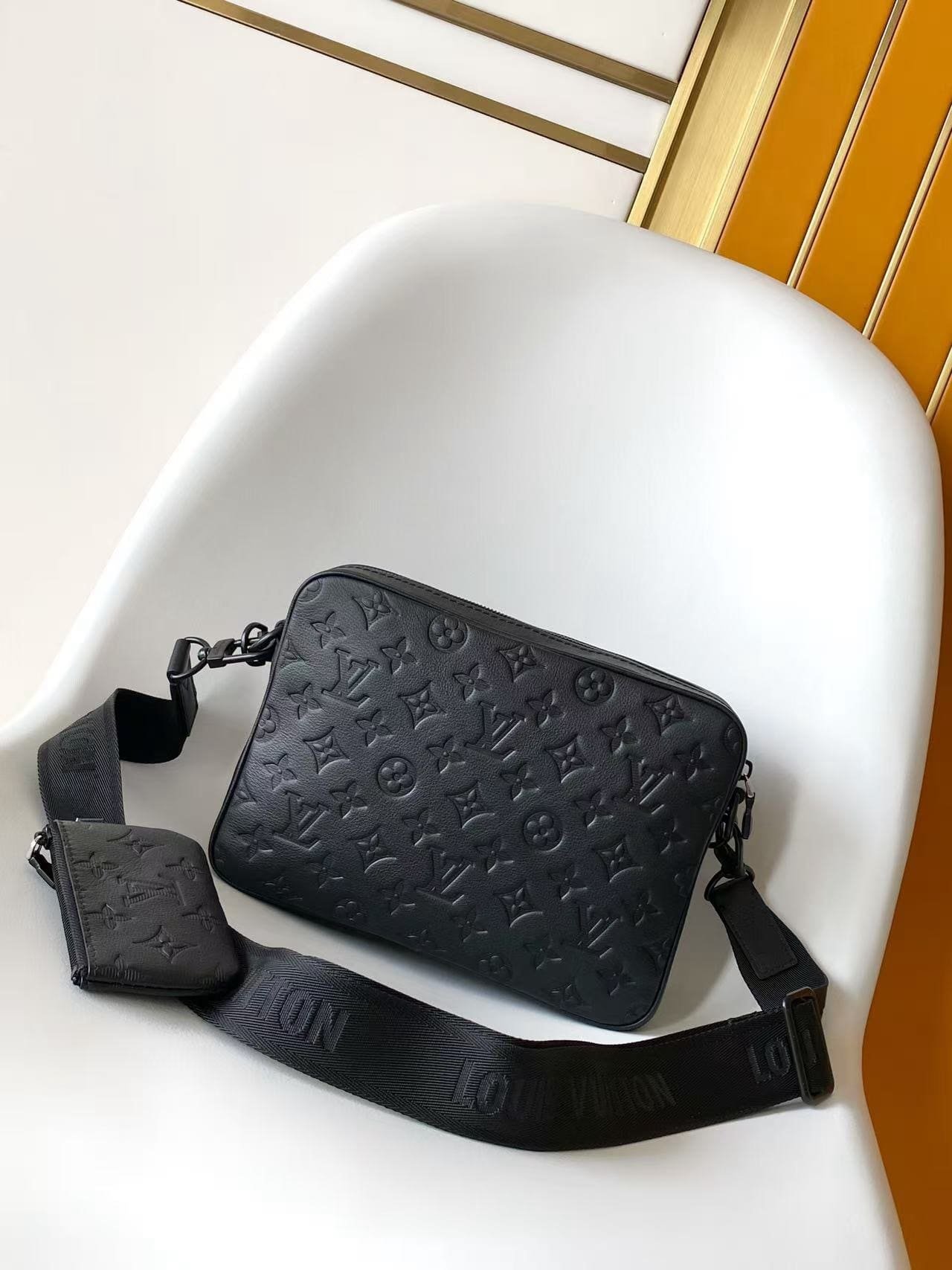 L0vis Vvtt0n M26713 Trio Messenger