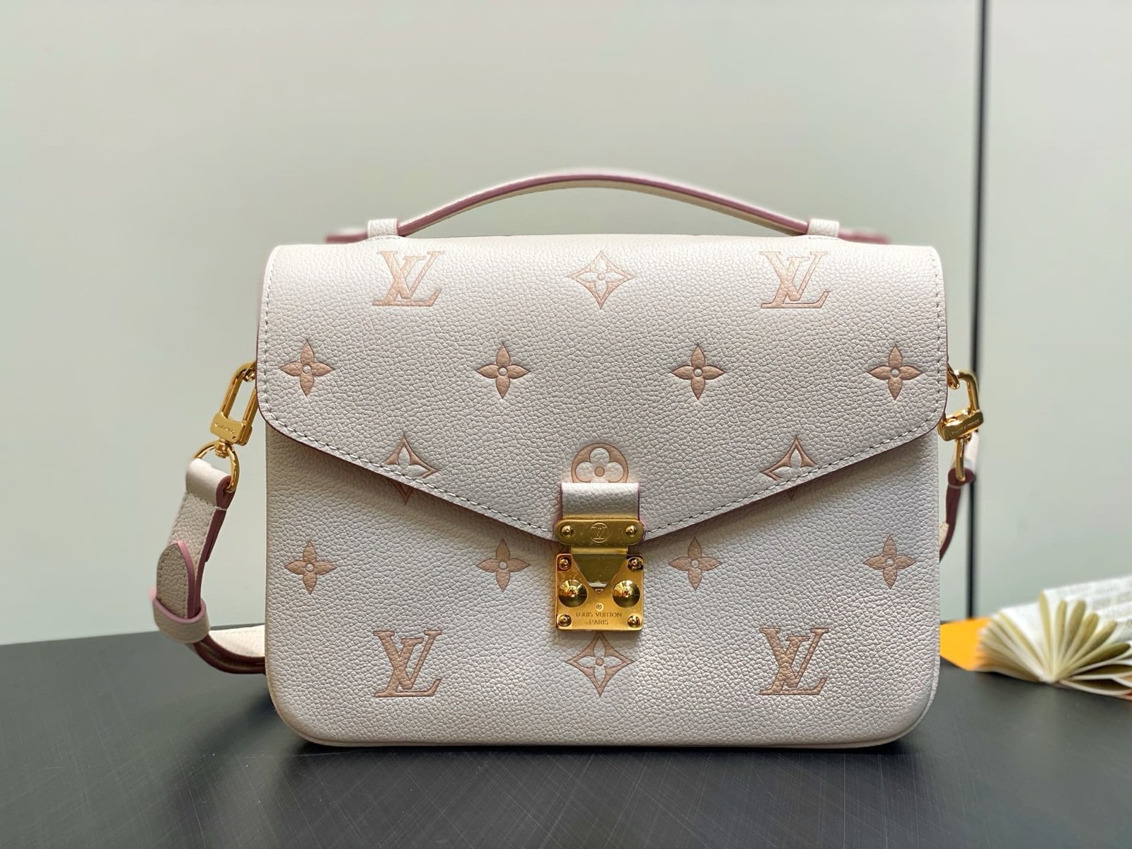 L0vis Vvtt0n M14977 Pochette Métis