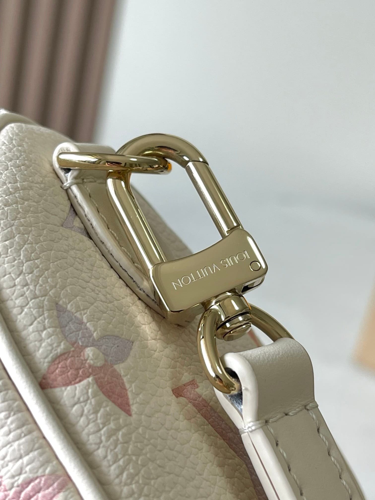 L0vis Vvtt0n M25591 Nano Speedy Bag
