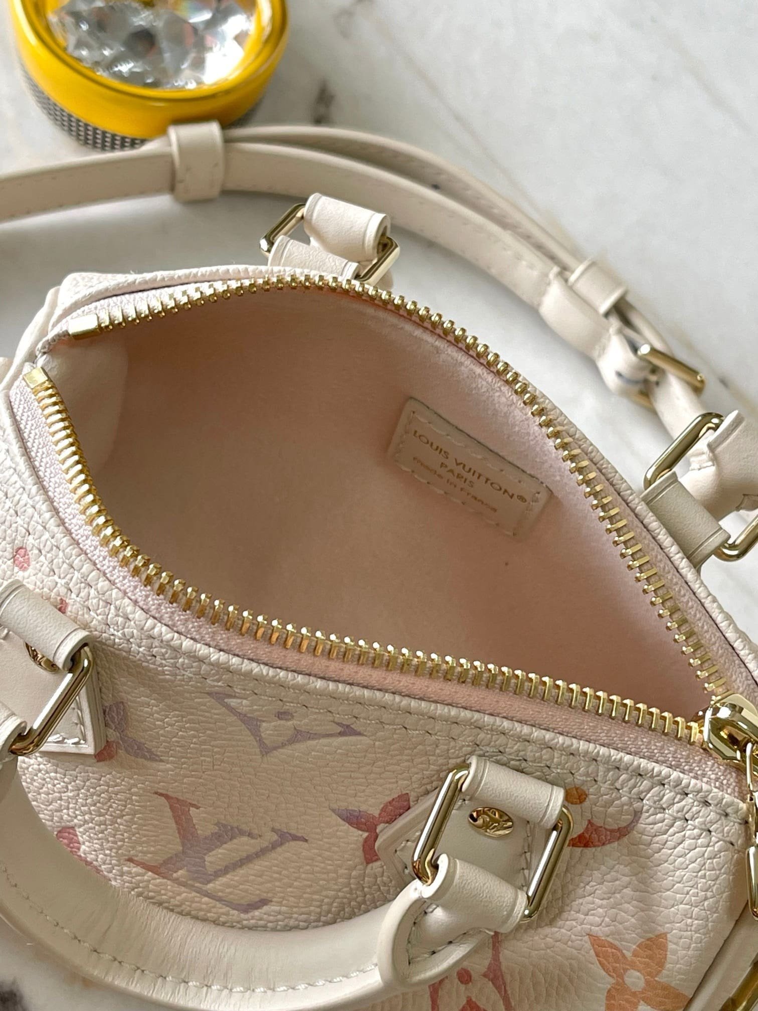 L0vis Vvtt0n M25591 Nano Speedy Bag