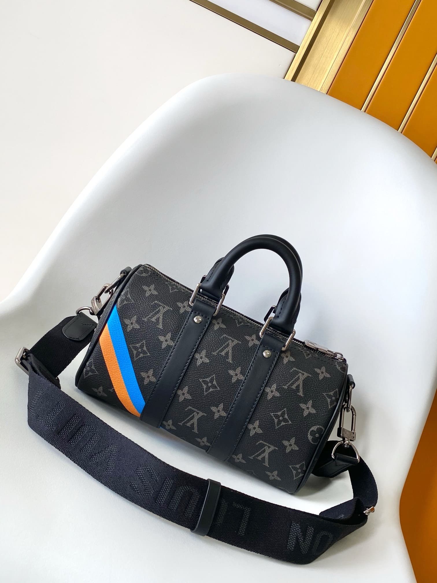 L0vis Vvtt0n P01942 Keepall Bandoulière 25 Mon Monogram
