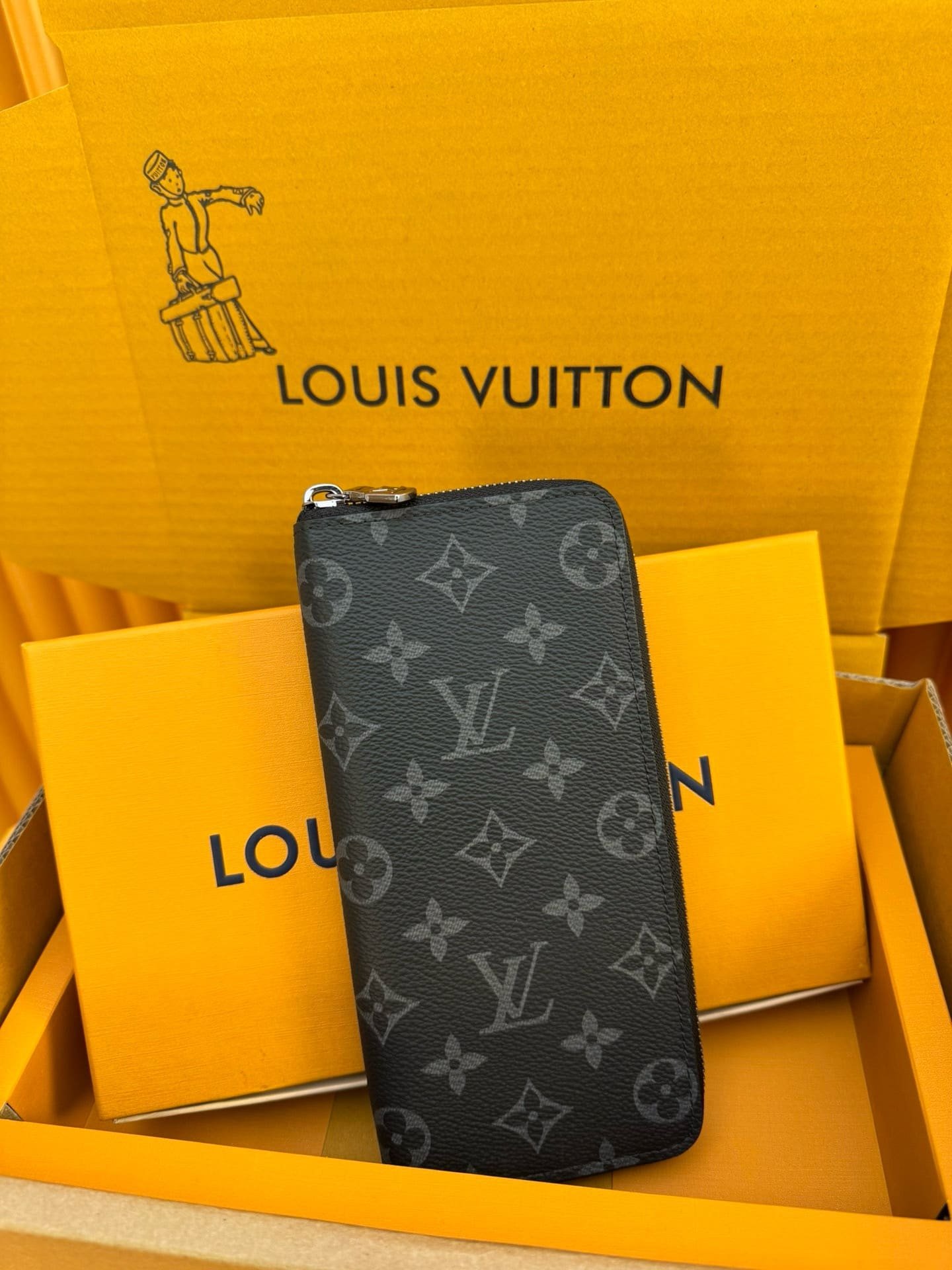 L0vis Vvtt0n M62295 Zippy Wallet Vertical