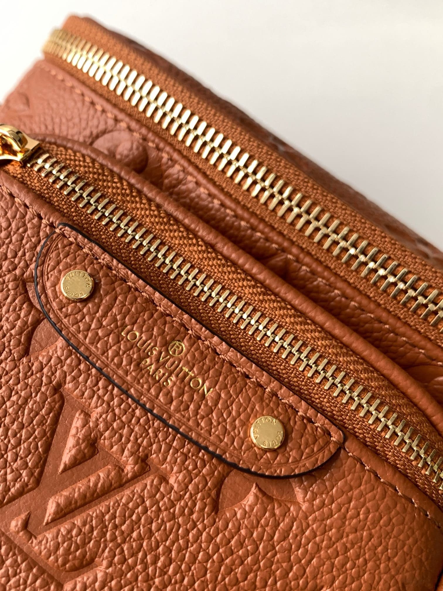 L0vis Vvtt0n M12753 Mini Bumbag