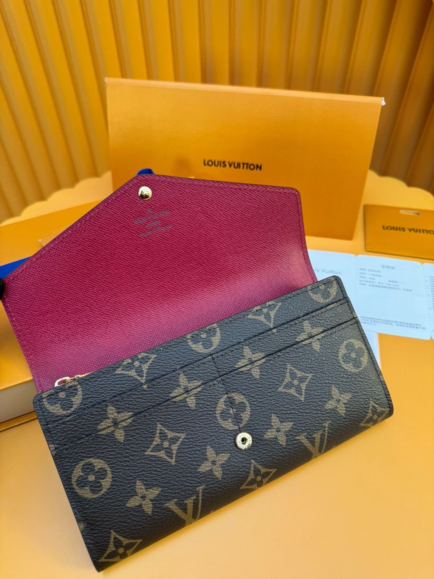 L0vis Vvtt0n M62234 Sarah Wallet