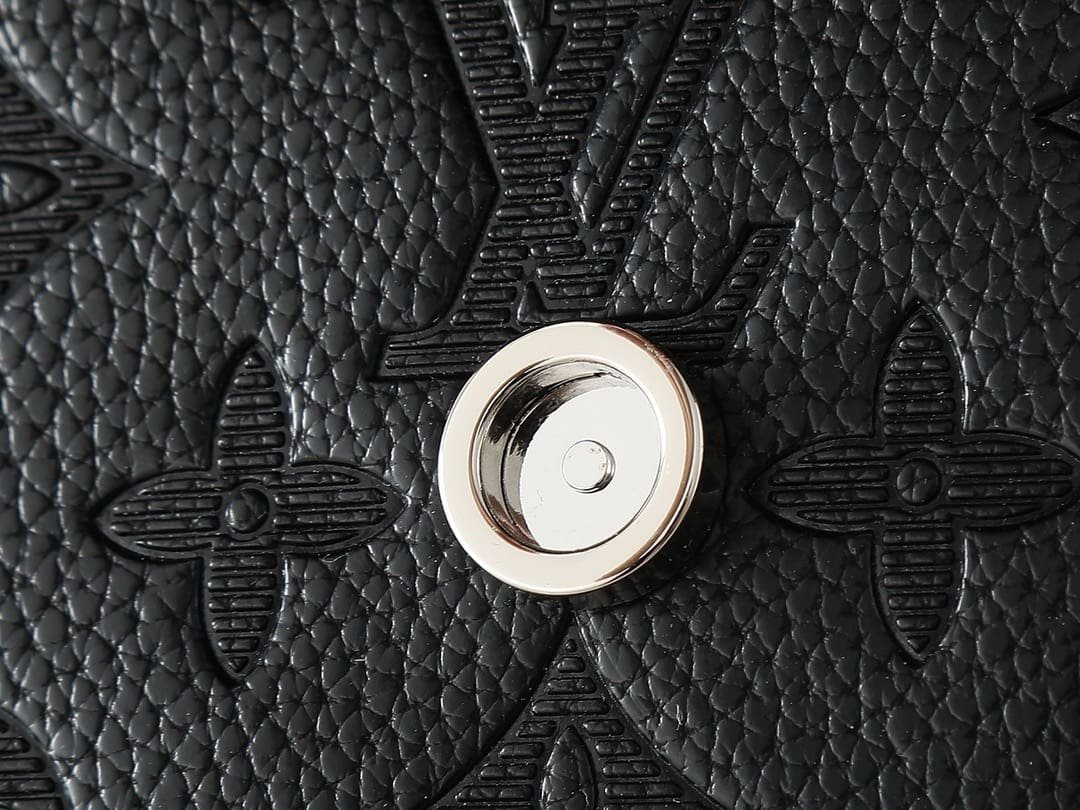 L0vis Vvtt0n M12636 Pulse Wearable Wallet