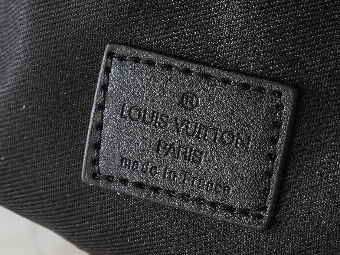 L0vis Vvtt0n M12636 Pulse Wearable Wallet