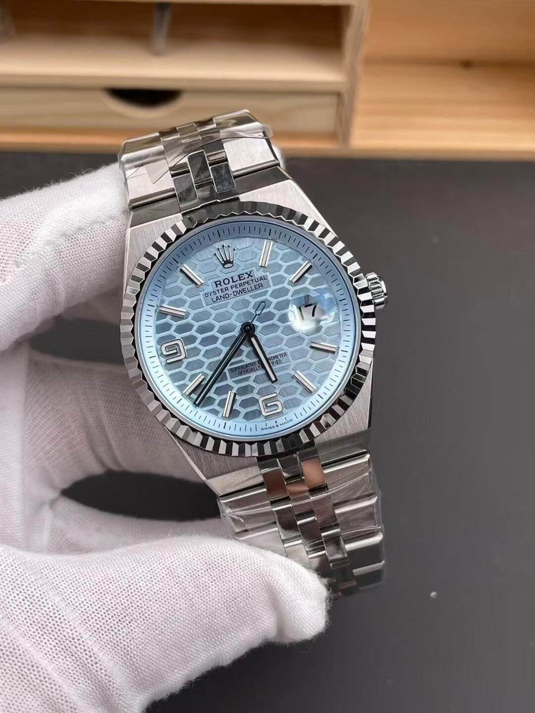 R01ex Land-Dweller 127336 Platinum Ice Blue Dial 36MM