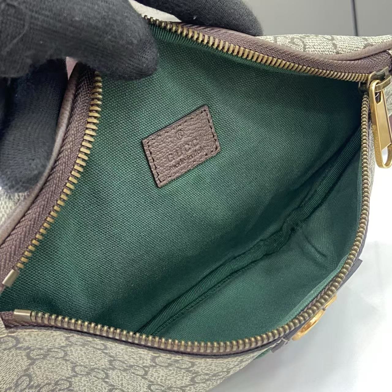 Gvc*1 Ophidia small belt bag