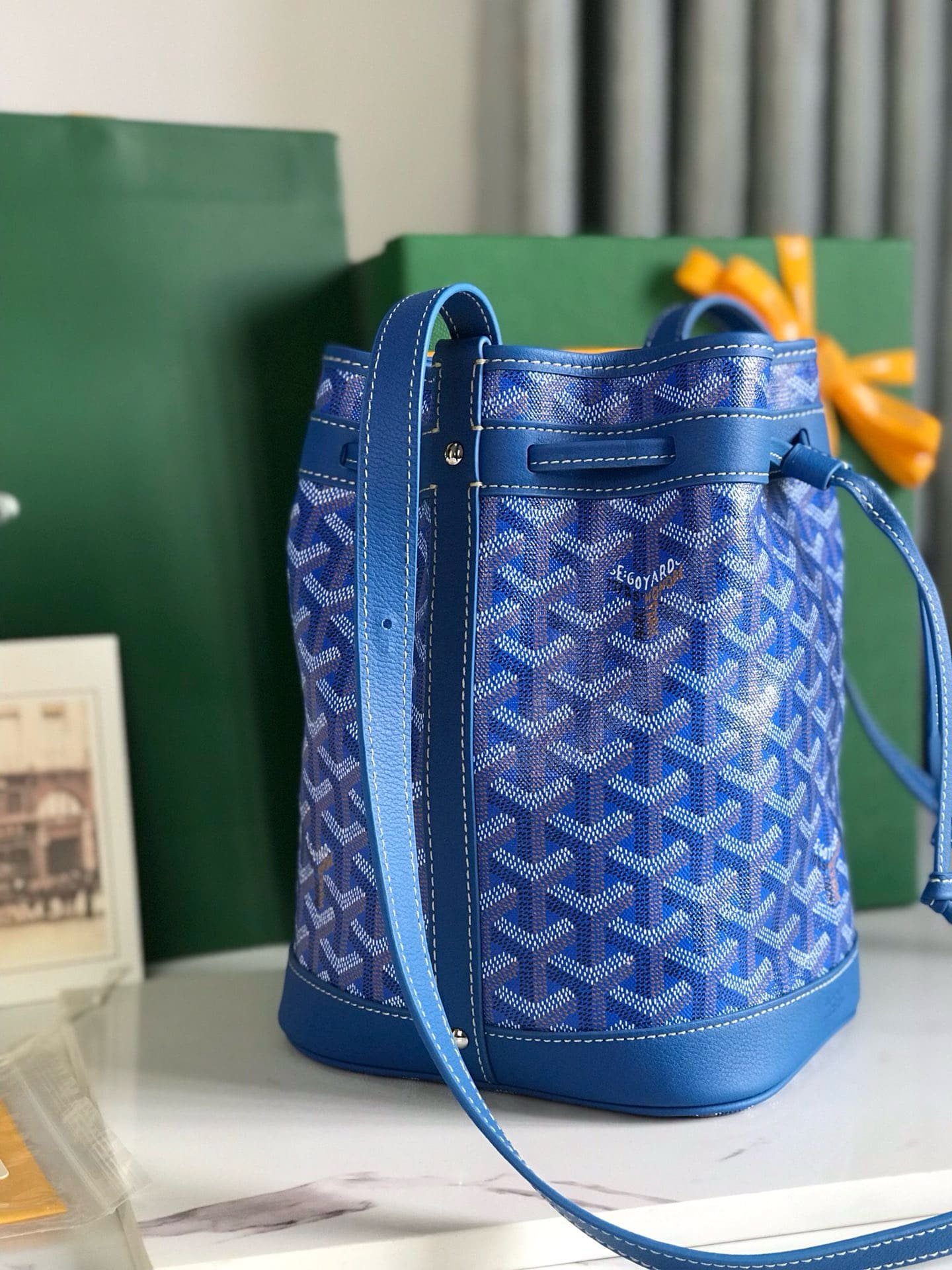 G09ard Petit Flot Bucket Bag