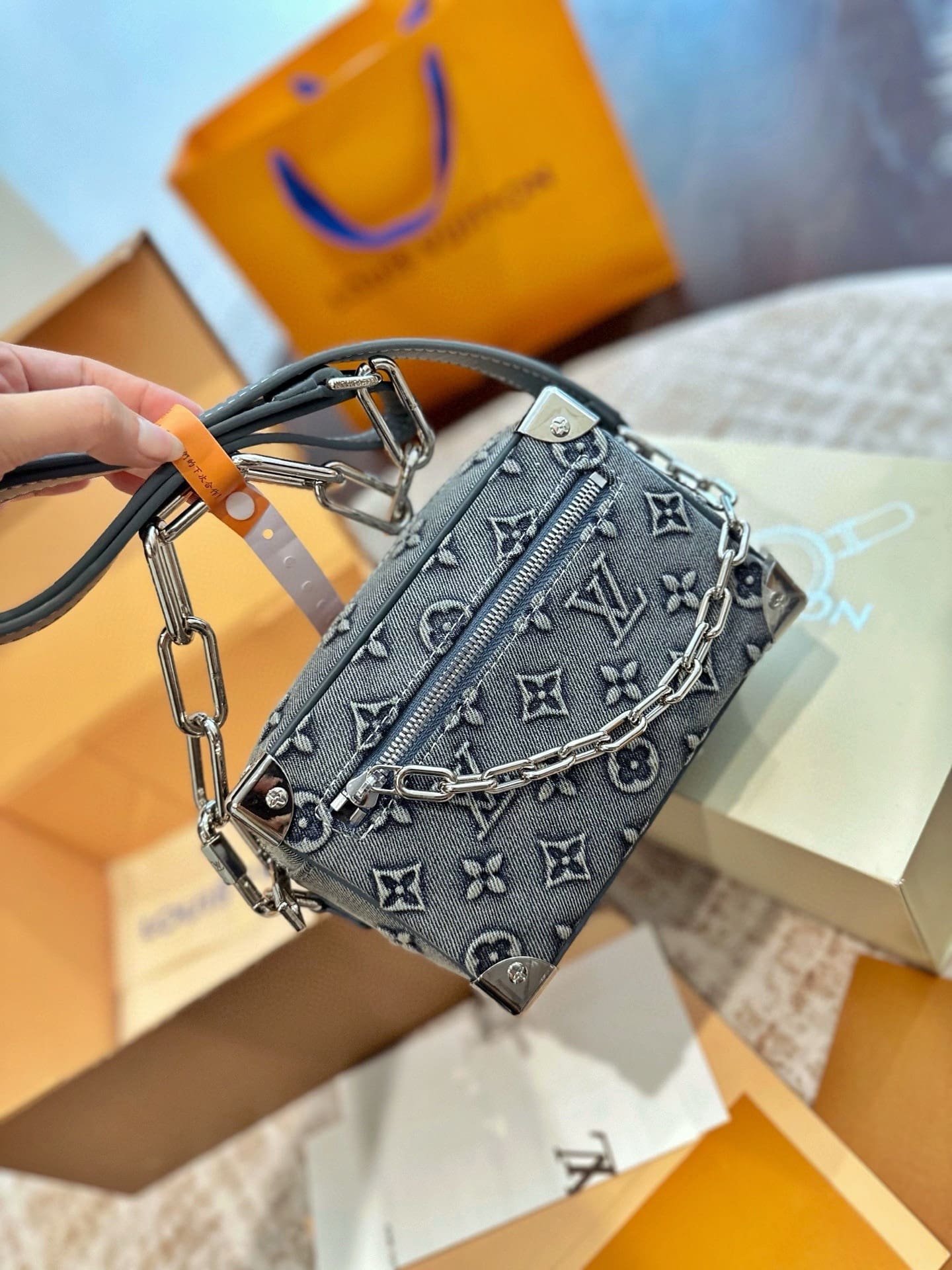 L0vis Vvtt0n mini soft trunk bag