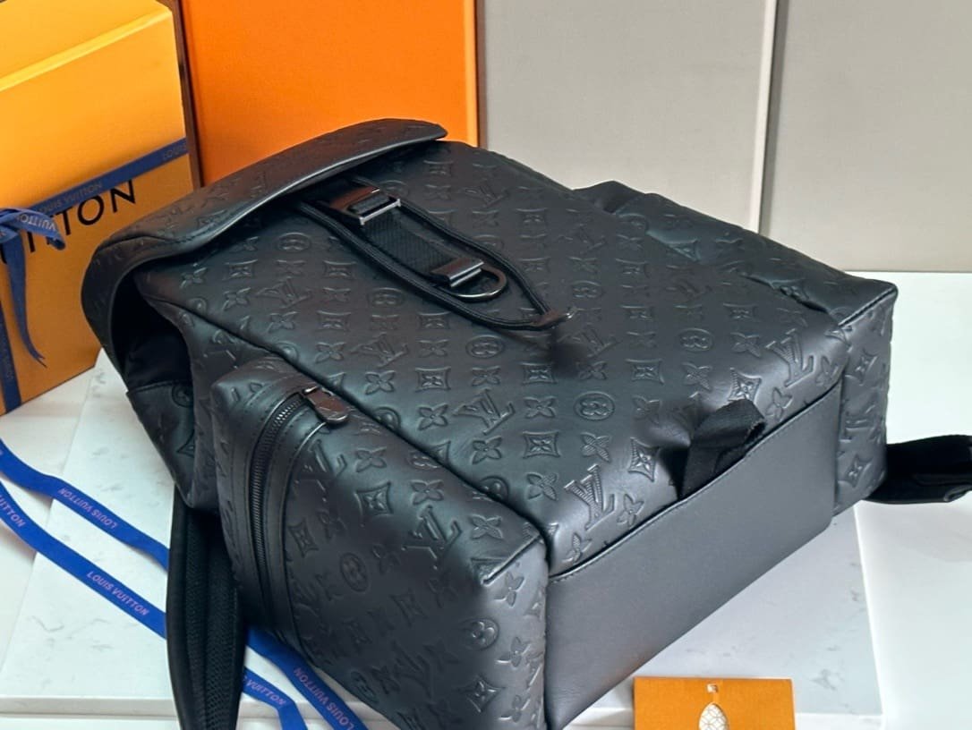 L0vis Vvtt0n M43680 Discovery Backpack