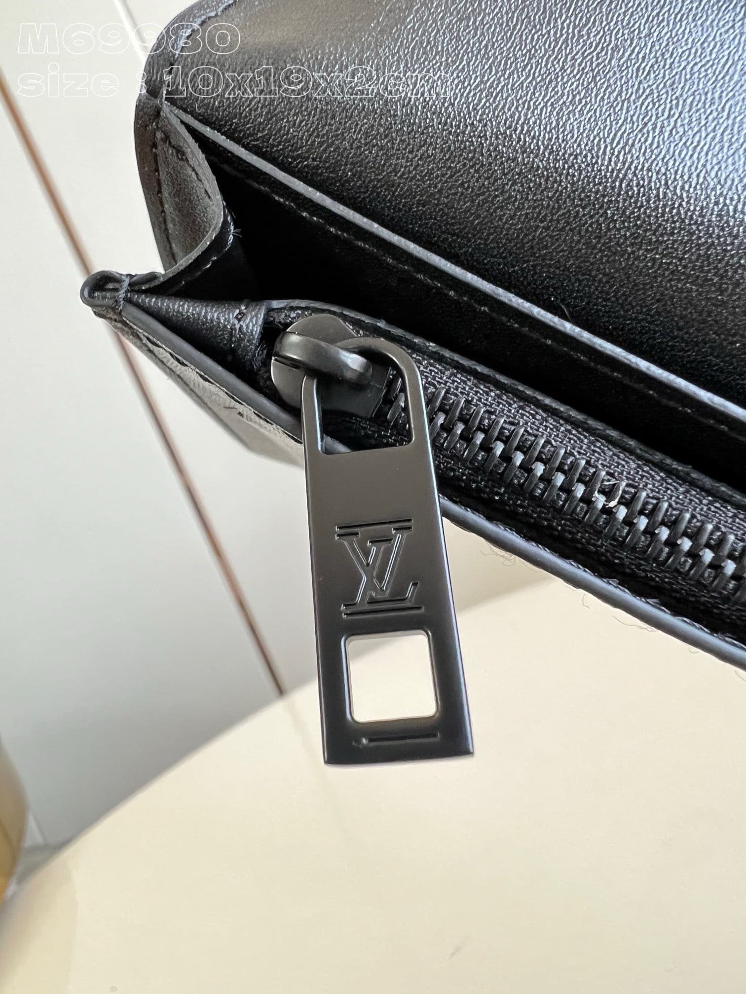 L0vis Vvtt0n M69980 Brazza Wallet