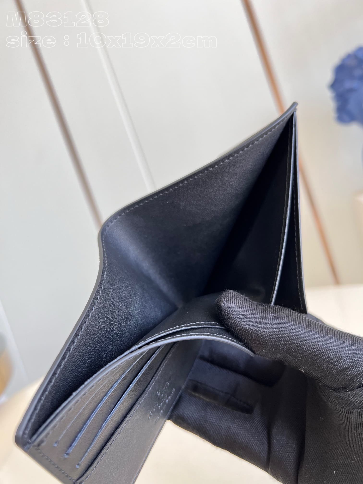 L0vis Vvtt0n M83128 Slender Wallet