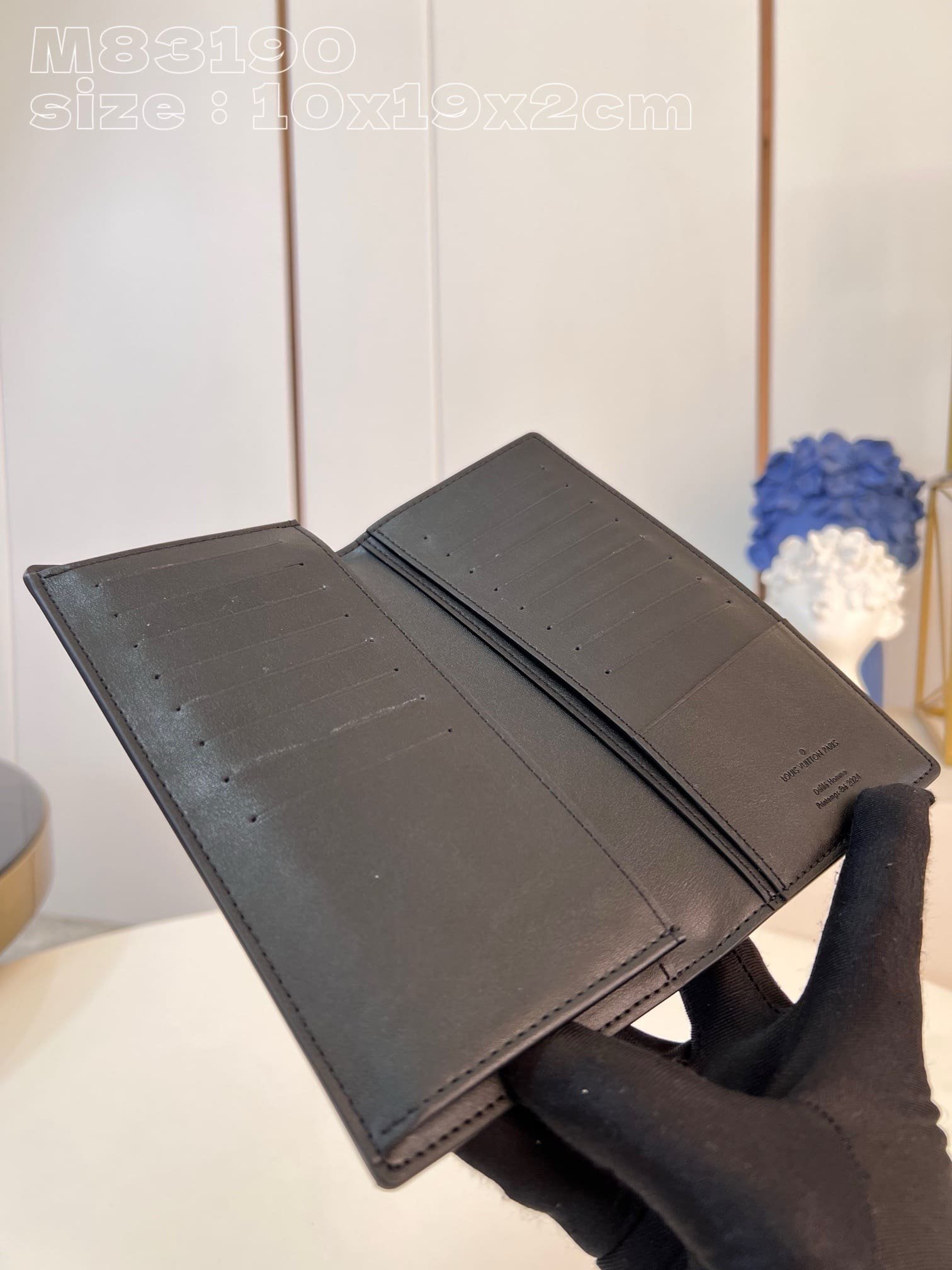 L0vis Vvtt0n M83190 Brazza Wallet