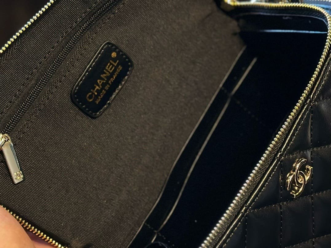 Ch**el Vanity Case