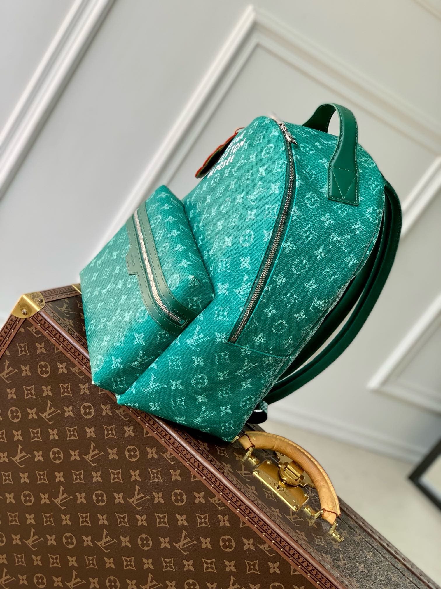 L0vis Vvtt0n M12780 Discovery Backpack PM