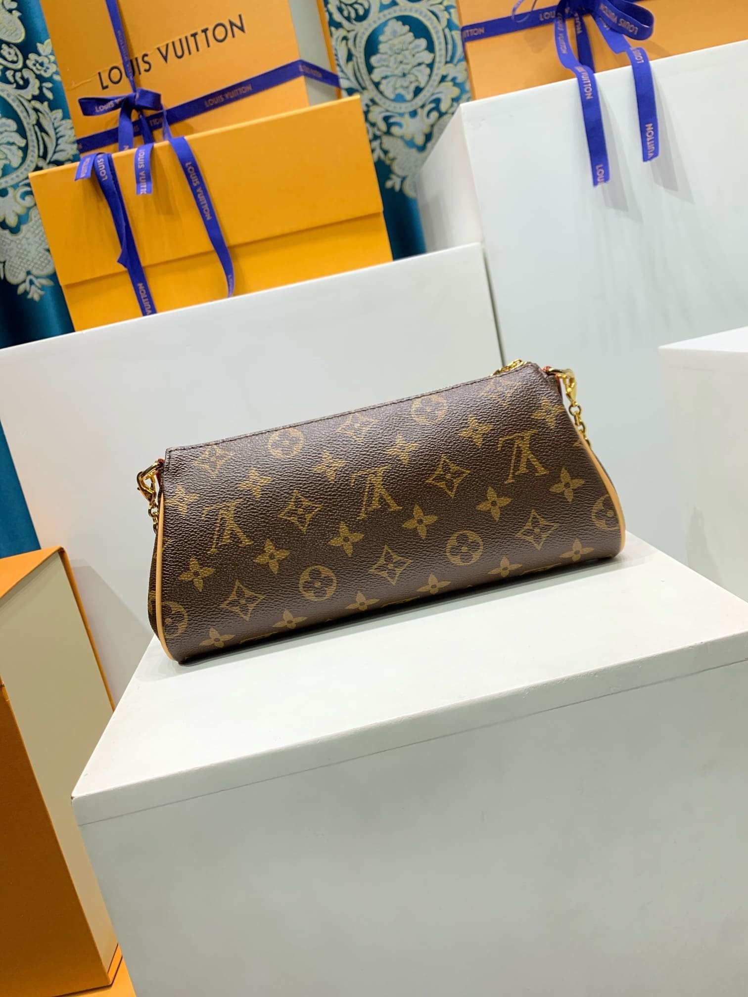 L0vis Vvtt0n M13567 Pochette Eva