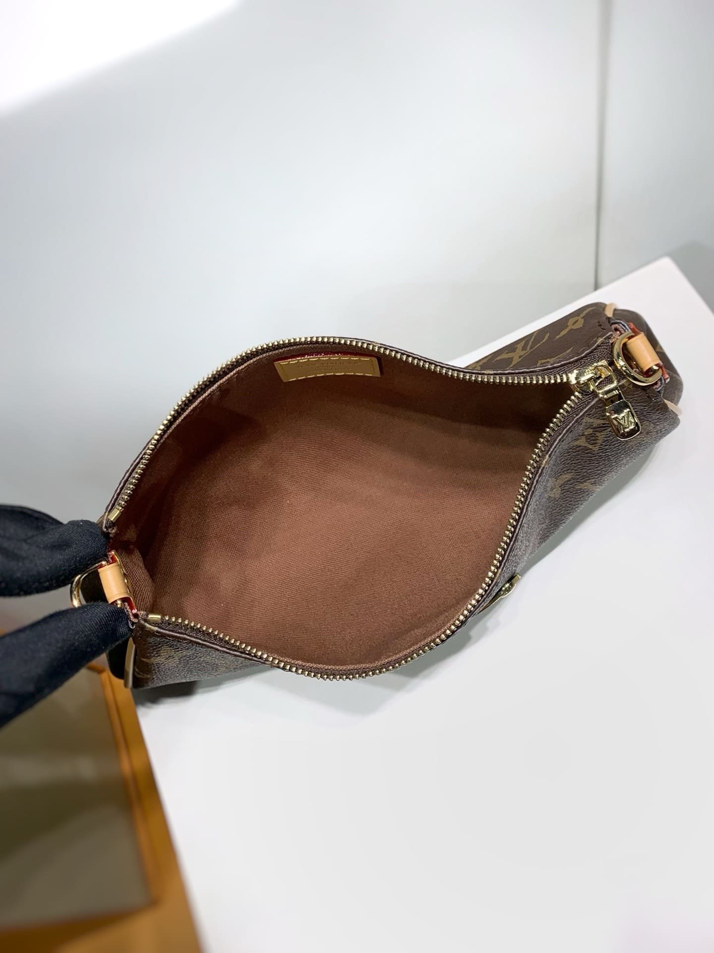 L0vis Vvtt0n M13567 Pochette Eva