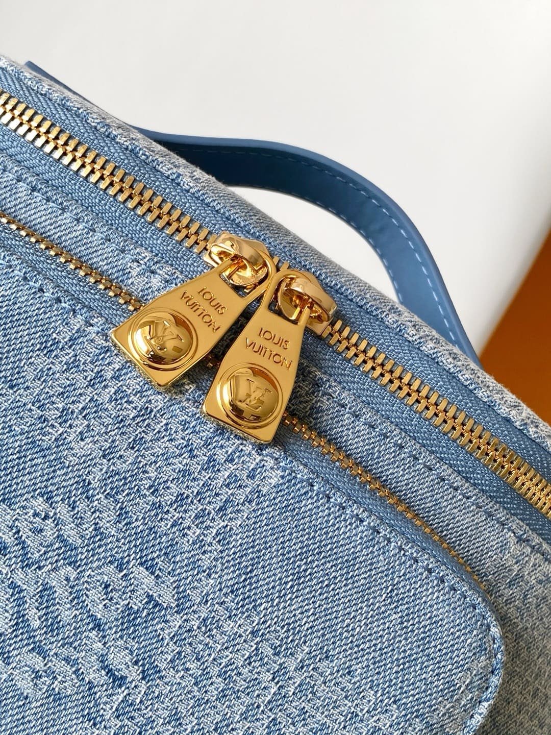 L0vis Vvtt0n N00205 Rush Bumbag