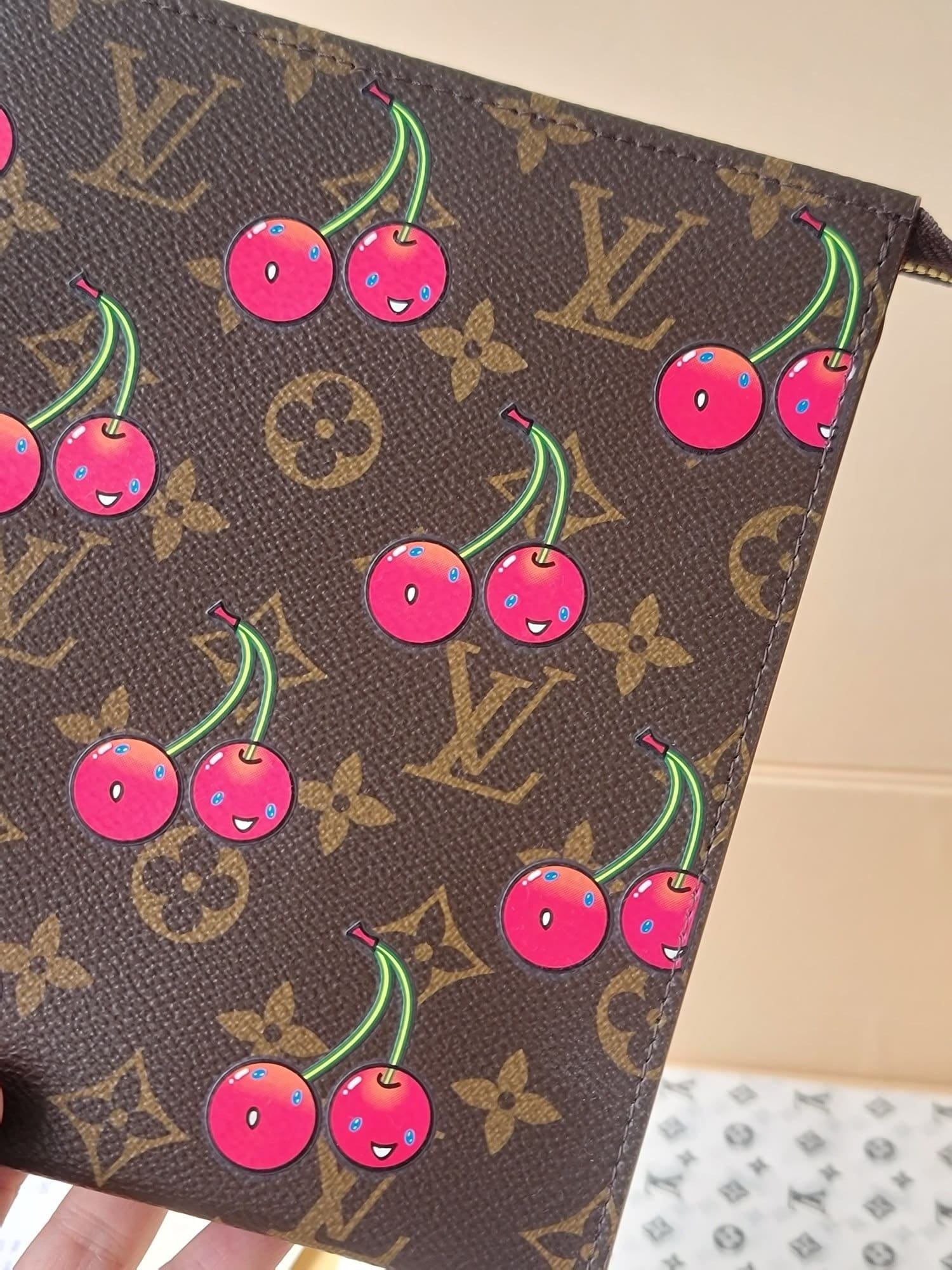 L0vis Vvtt0n M14372 LV x TM Toiletry Pouch