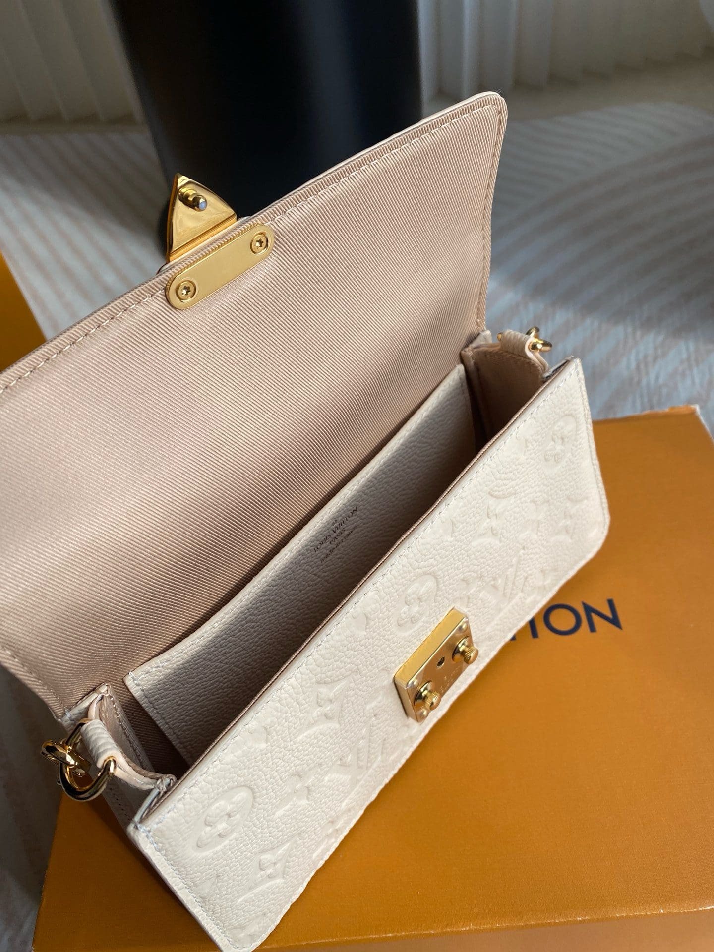 L0vis Vvtt0n M82836 WALLET ON CHAIN METIS handbags