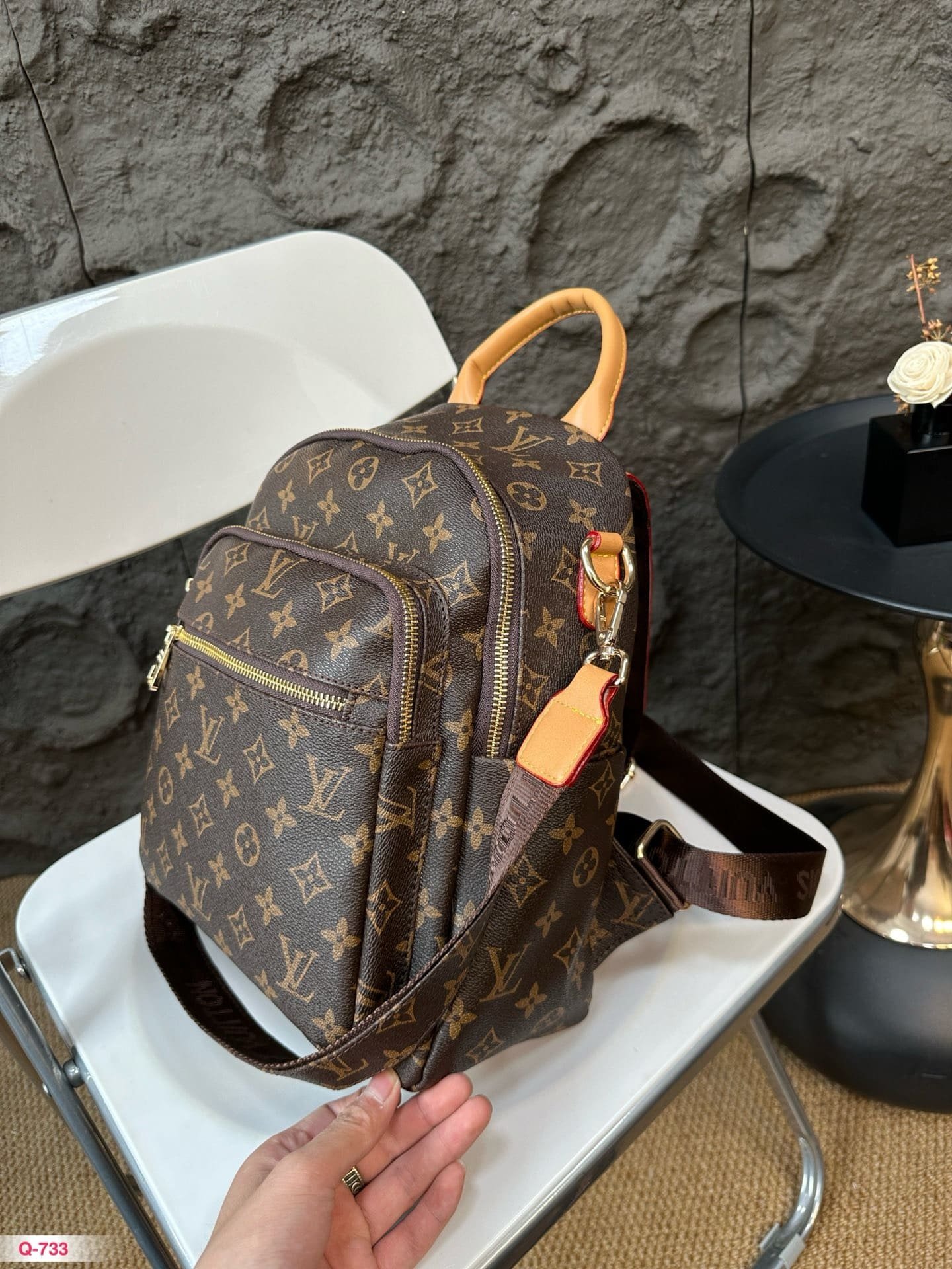 L0vis Vvtt0n Backpack
