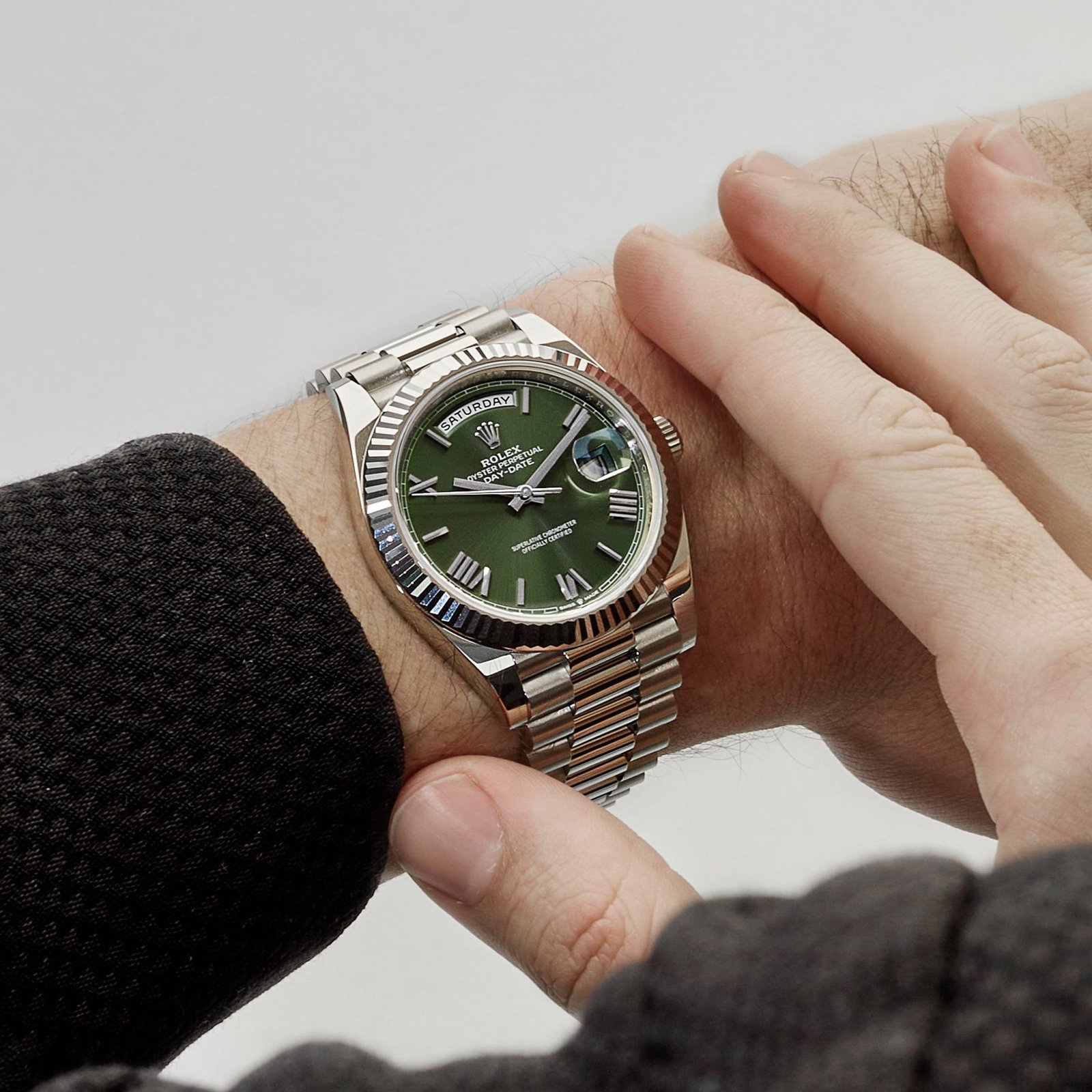 R01ex Day-Date 40 228239 White Gold Olive Dial (2023)