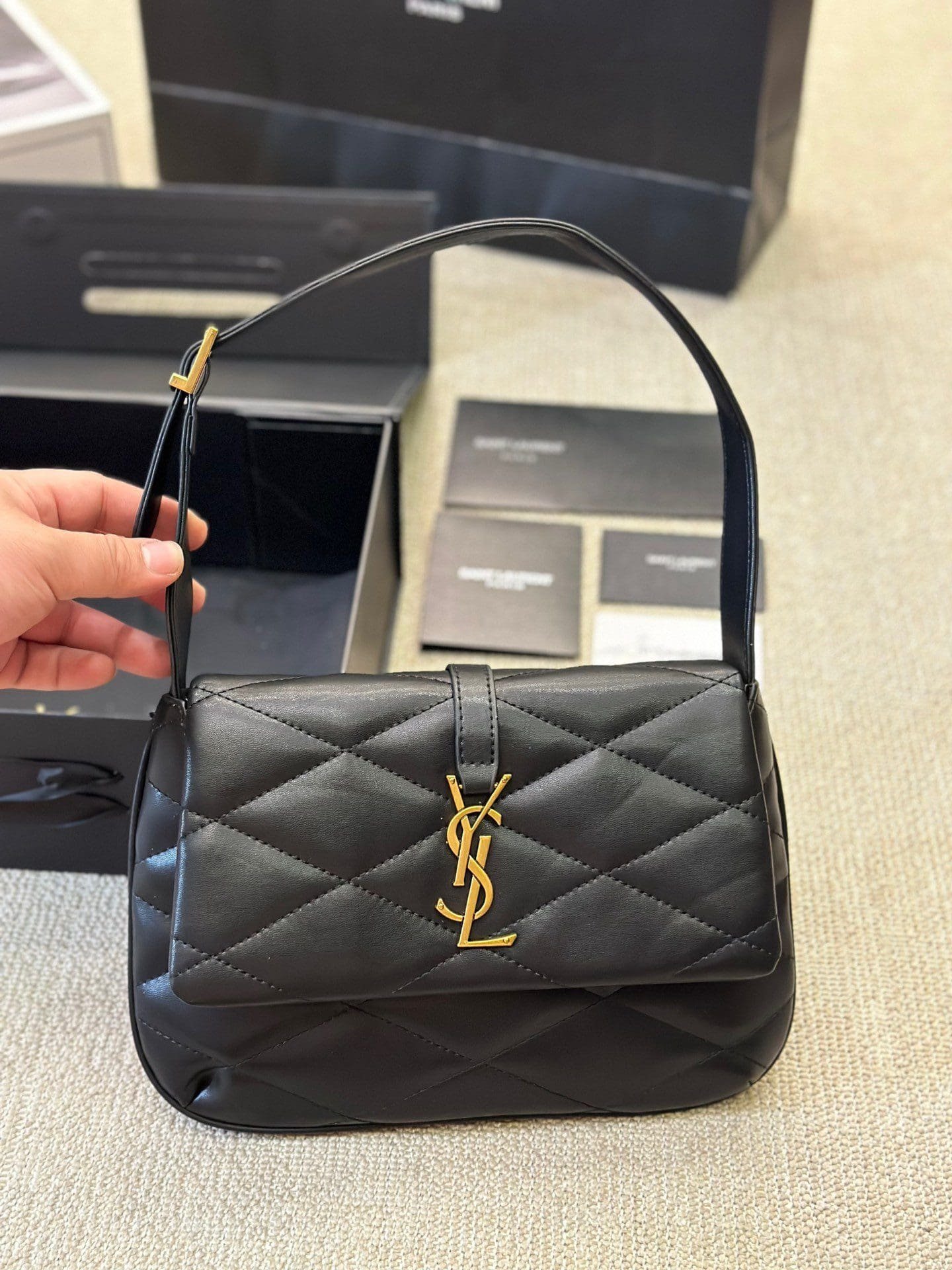Sa1nt Lau*nt Lambskin Quilted Le 57 D1am0nd Shoulder Bag Black