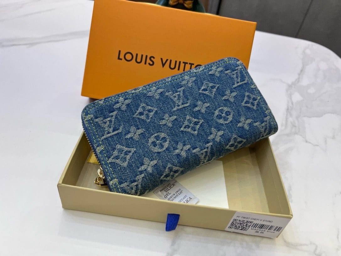 L0vis Vvtt0n M82958  Zippy Wallet