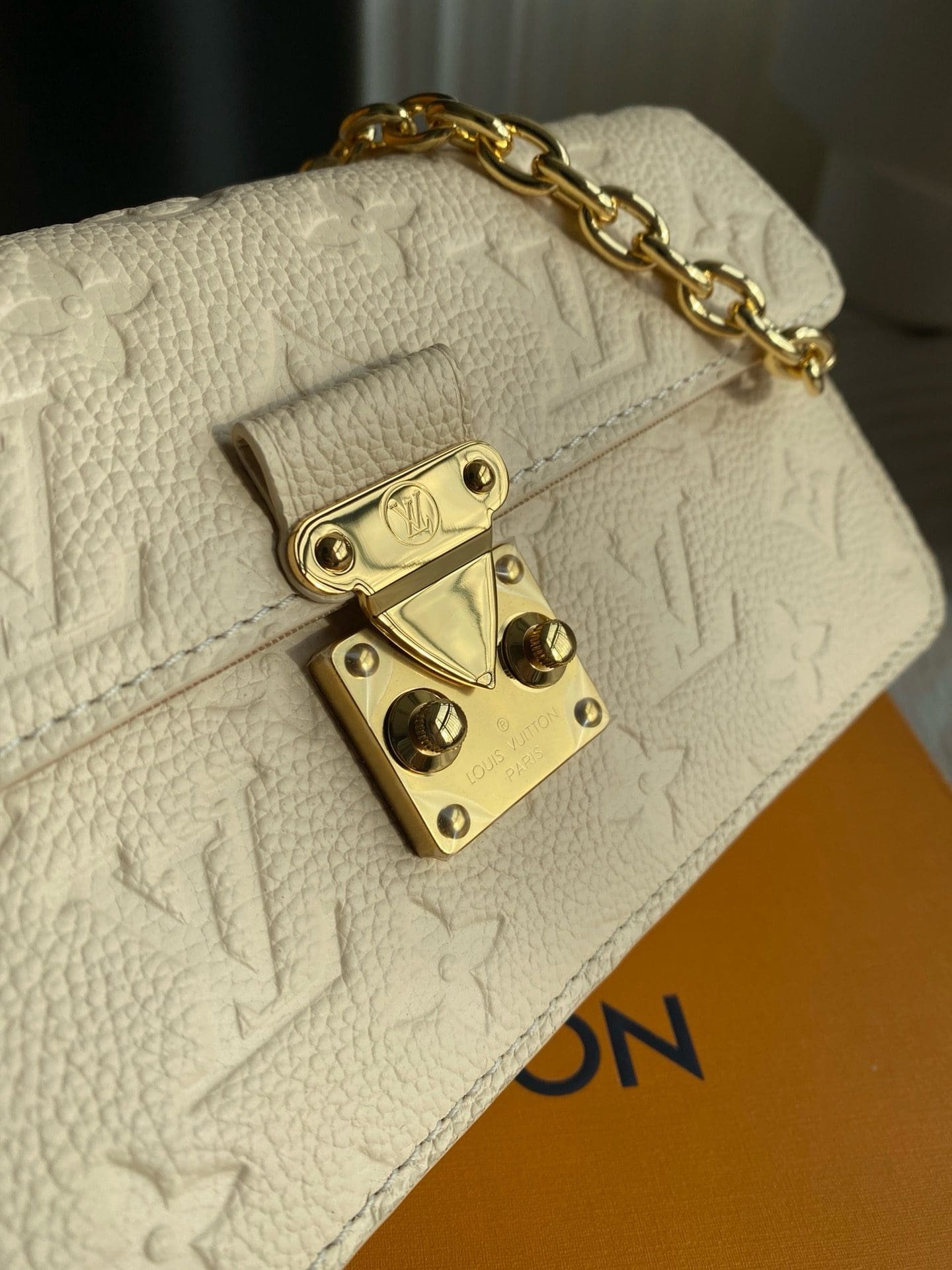 L0vis Vvtt0n M82836 WALLET ON CHAIN METIS handbags