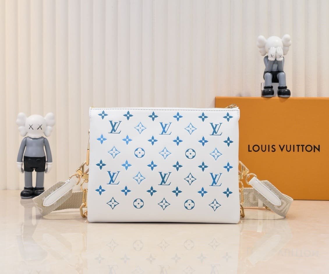 L0vis Vvtt0n M11225 LV By The Pool Coussin PM