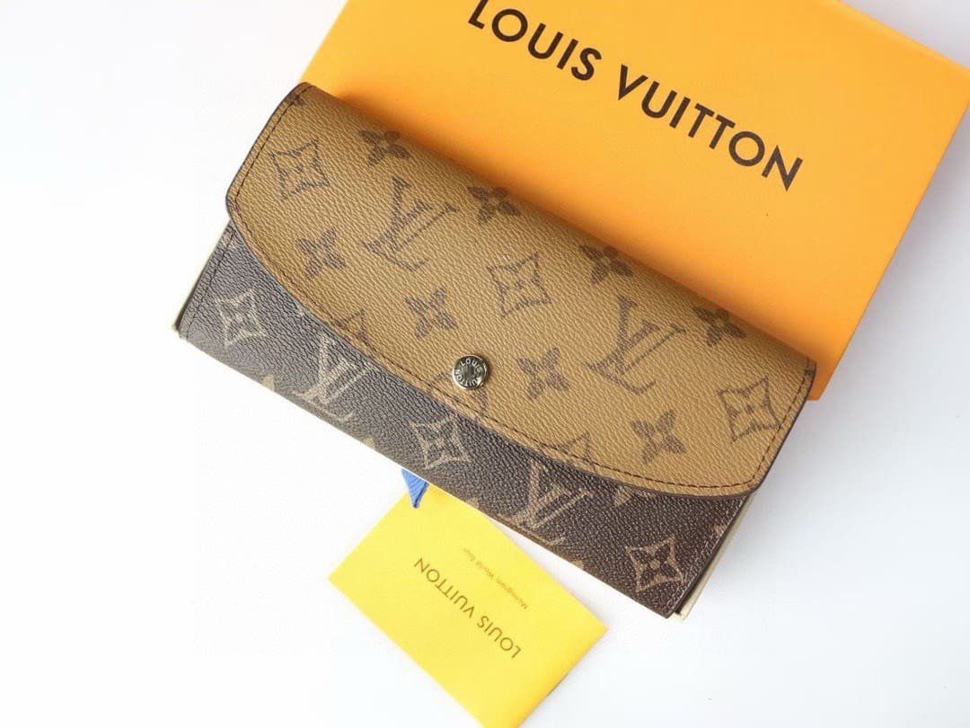 L0vis Vvtt0n M82157 Emilie Wallet