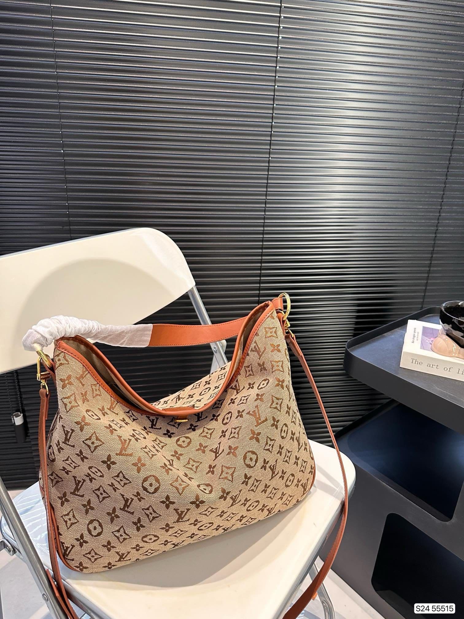 L0vis Vvtt0n CarryAll 55515