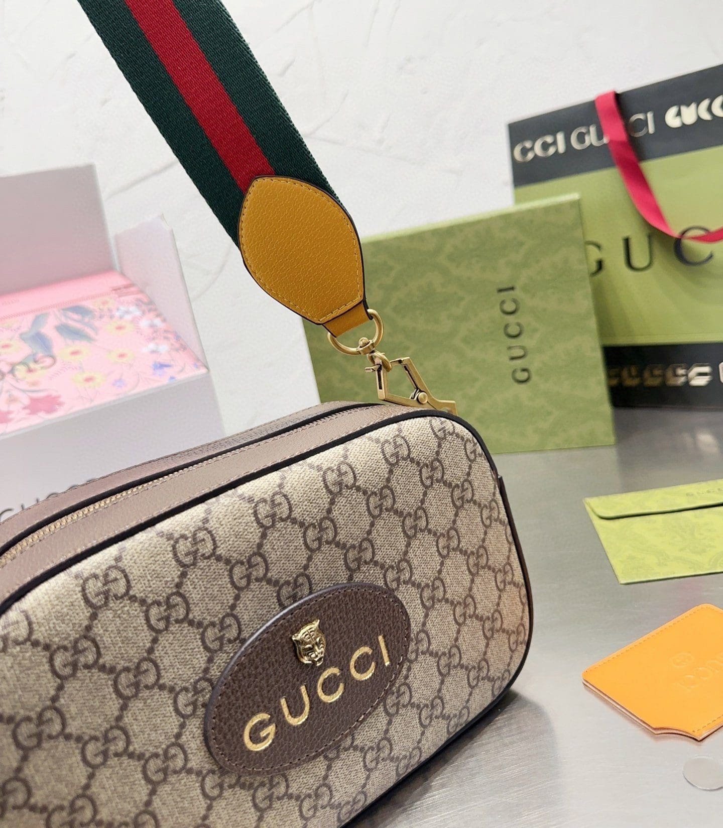 Gvc*1 NEO VINTAGE GG Svp*me MESSENGER BAG
