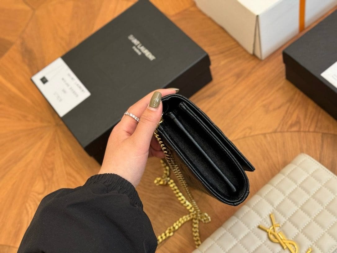 Sa1nt Lau*nt LAMBSKIN CASSANDRE CHAIN WALLET