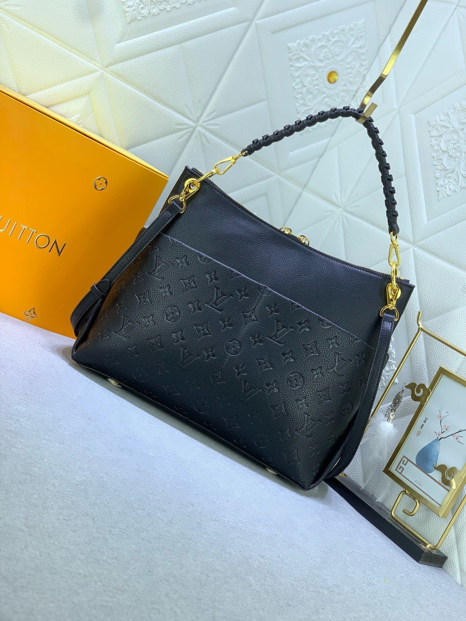 L0vis Vvtt0n MAIDA HOBO MONOGRAM EMPREINTE LEATHER IN BLACK