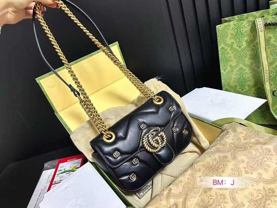 Gvc*1 MARMONT SMALL SHOULDER BAG BLACK