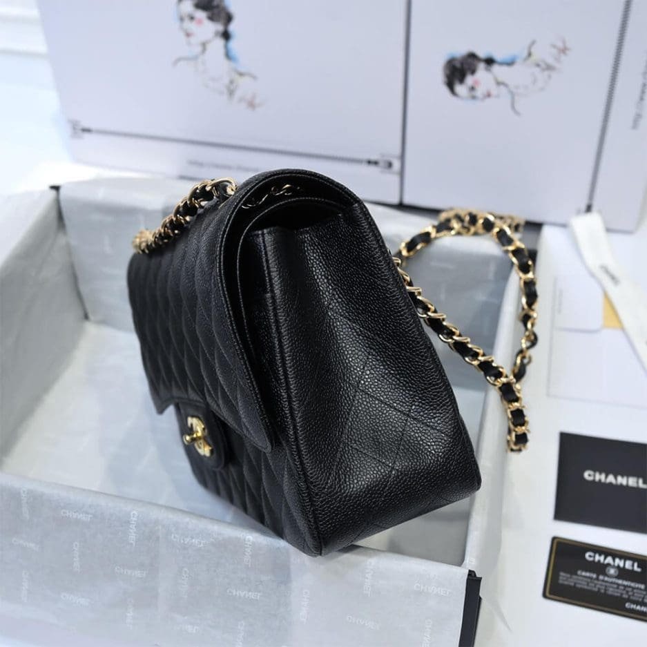 Ch**el LARGE CLASSIC HANDBAG Grained Calfskin & Gold Metal