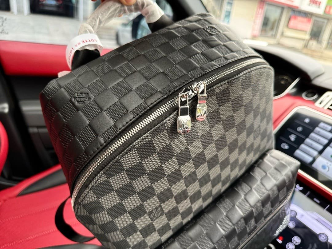 L0vis Vvtt0n Backpack