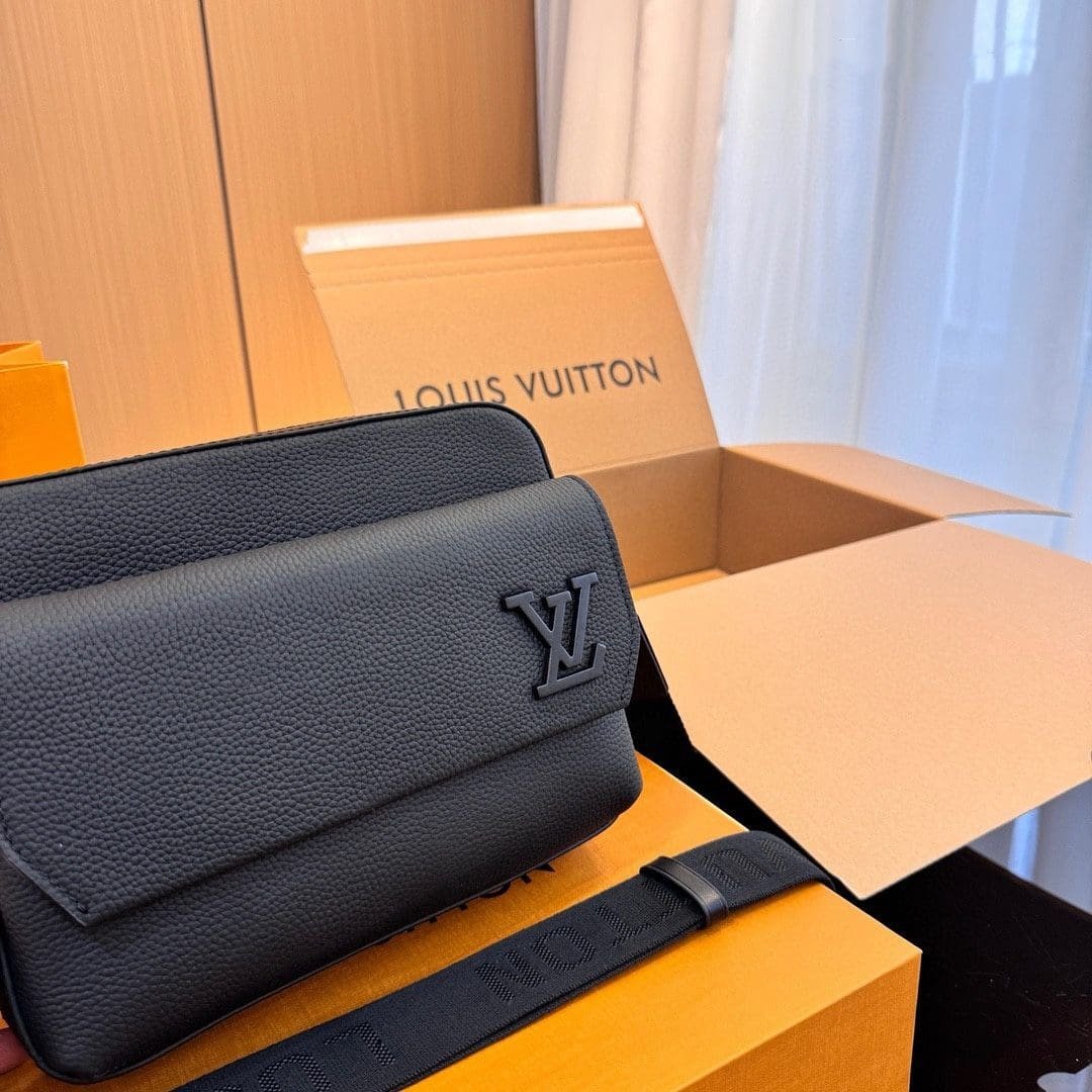L0vis Vvtt0n M22482 Fastline Messenger