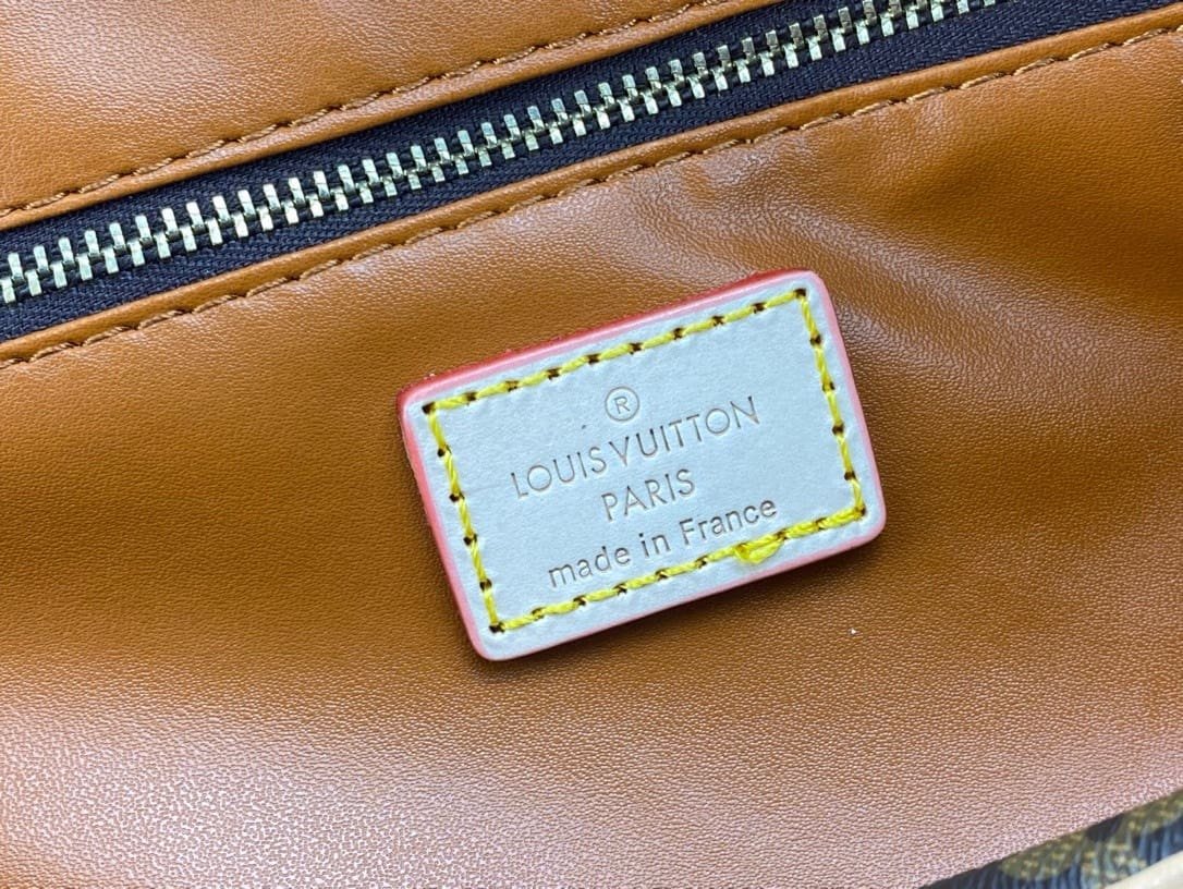 L0vis Vvtt0n King Size Toiletry Bag M47528