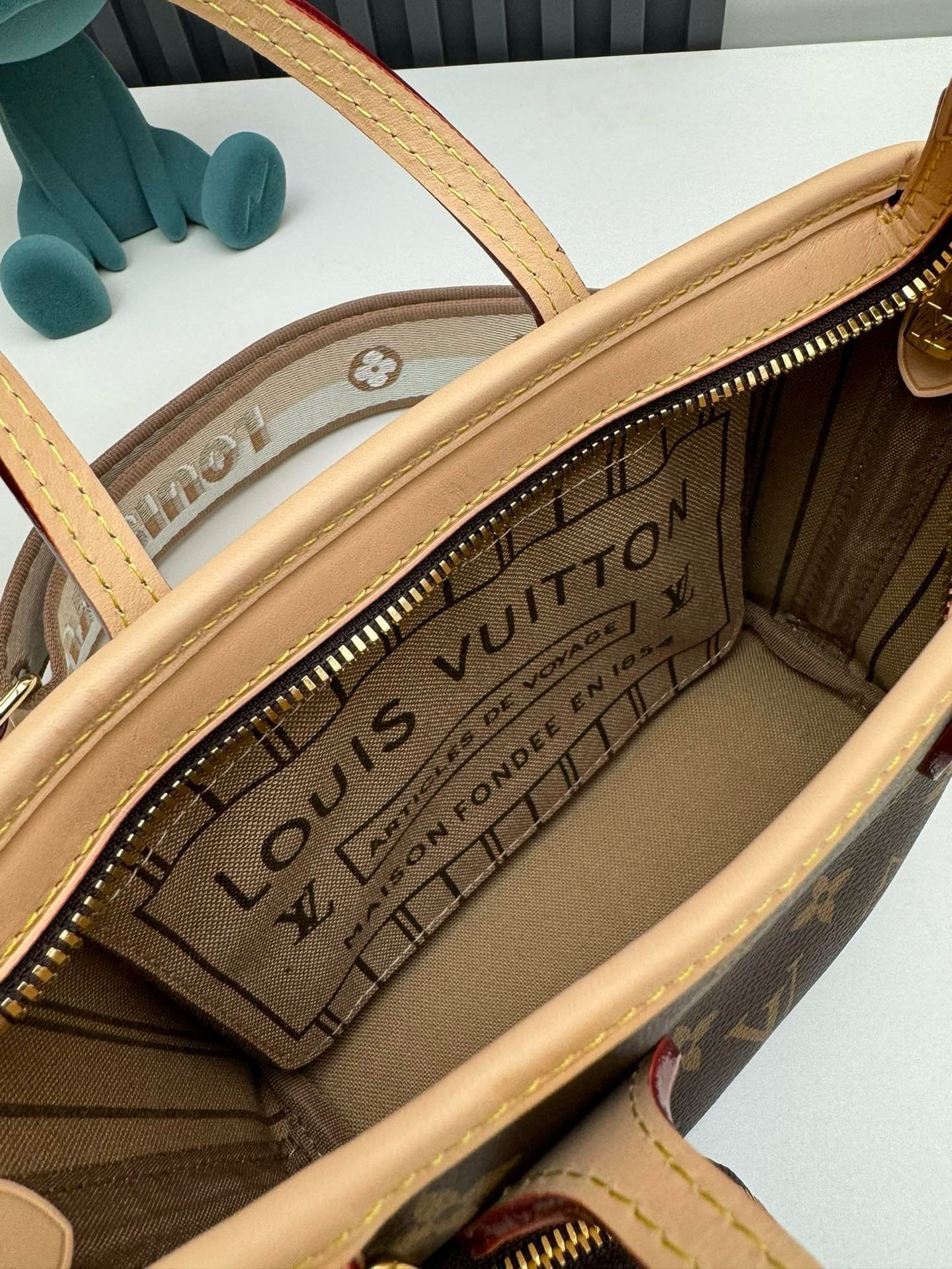 L0vis Vvtt0n Neverfull BB M46705